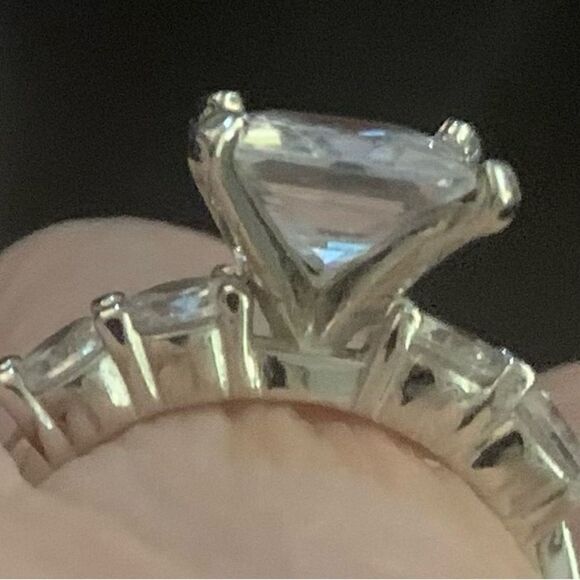 Gorgeous bridal set . Size 8 princess cut engagement flanked by 2 rounds 7.4 CTW - Picture 6 of 6